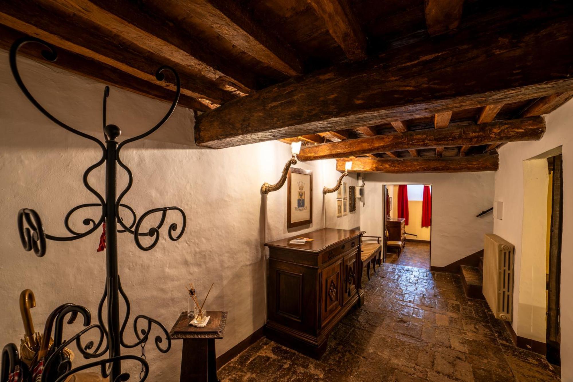 Dimora Palazzo De Antaldis Lägenhet Urbino Exteriör bild